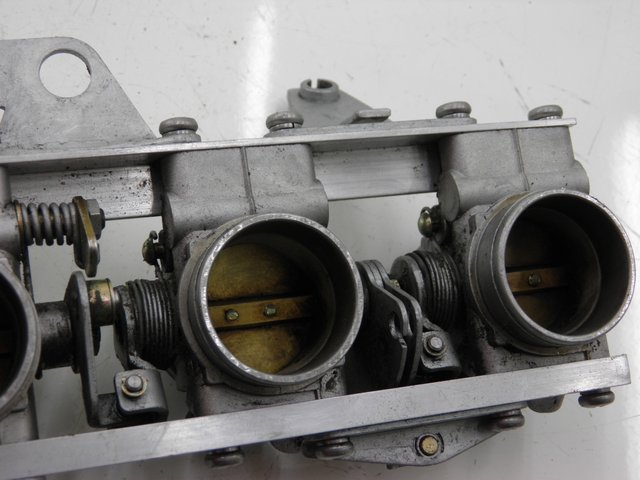 photo de INJECTION THROTTLE BODIES BMW K 75 RT ABS 750 (1989 - 1997) - Zoom on usage condition