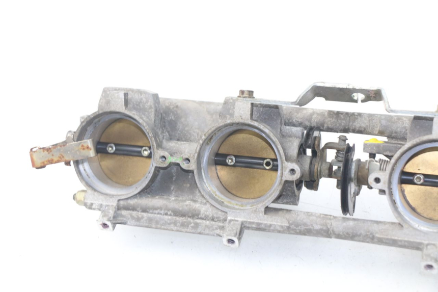 photo de INJECTION THROTTLE BODIES MV AGUSTA BRUTALE R WALLY 910 (2008 - 2008) - Alternative perspective