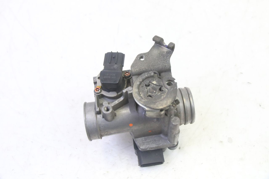 photo de INJECTION THROTTLE BODIES HONDA CBF 125 (2009 - 2015) - Surface and material condition