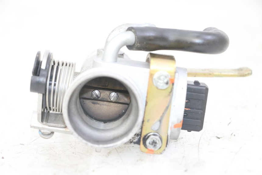 photo de INJECTION THROTTLE BODIES PEUGEOT ELYSTAR 125 (2002 - 2007) - Fixing points details