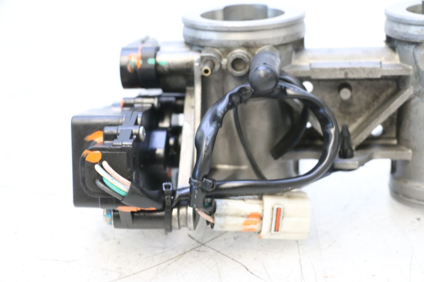 photo de INJECTION THROTTLE BODIES KAWASAKI ER-6 ER6 F ABS 650 (2012 - 2016) - Component zoom