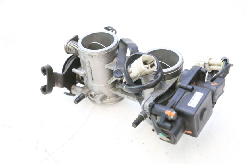 photo de INJECTION THROTTLE BODIES KAWASAKI ER-6 ER6 N 650 (2005 - 2009) - Surface and material condition