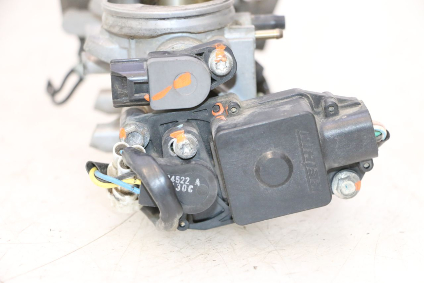 photo de INJECTION THROTTLE BODIES KAWASAKI ER-6 ER6 N 650 (2005 - 2009) - Fixing points details
