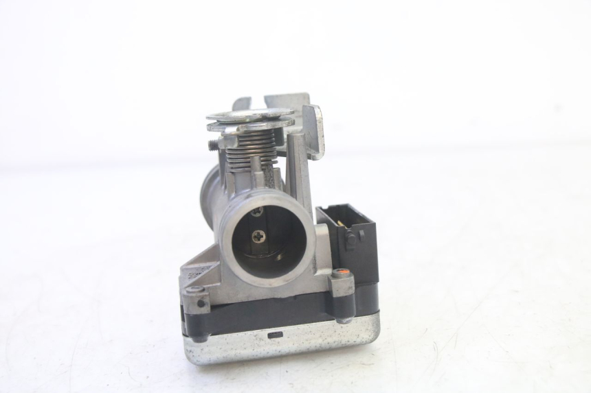 photo de INJECTION HONDA FES S-WING SWING ABS 125 (2007 - 2015) - Technical close-up