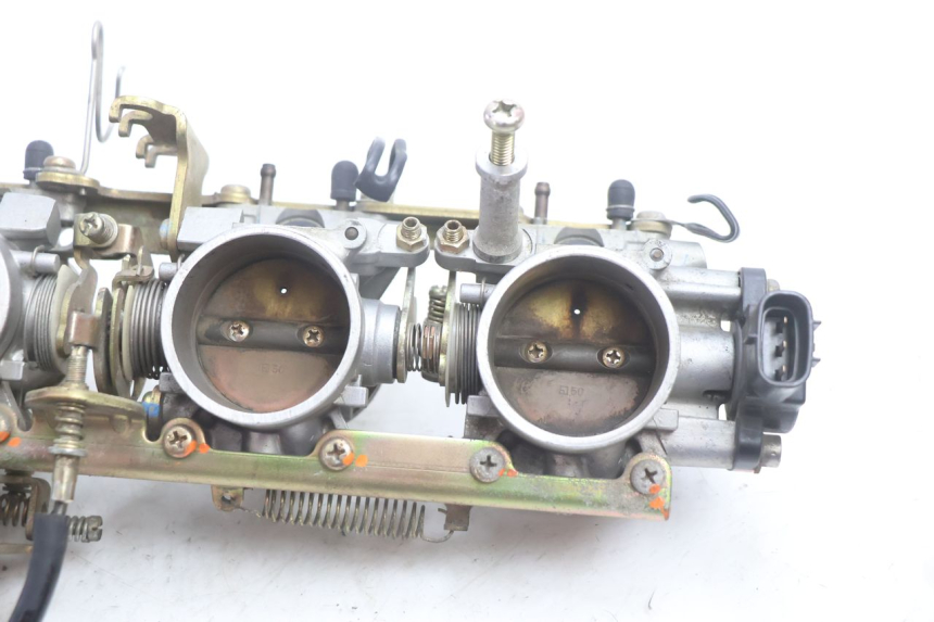 photo de INJECTION THROTTLE BODIES YAMAHA FJR 1300 (2001 - 2005) - Zoom on usage condition