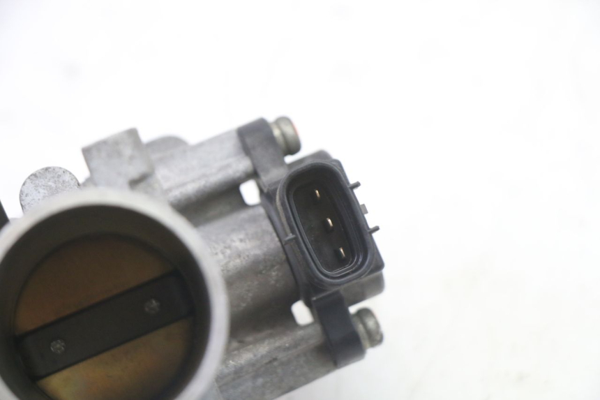 photo de INJECTION THROTTLE BODIES YAMAHA FZ6 FAZER S2 600 (2007 - 2011) - Alternative perspective