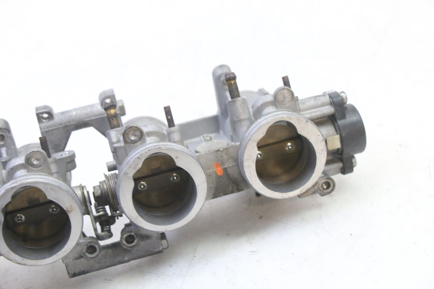 photo de INJECTION THROTTLE BODIES YAMAHA FZ6 FAZER S2 600 (2007 - 2011) - Surface and material condition