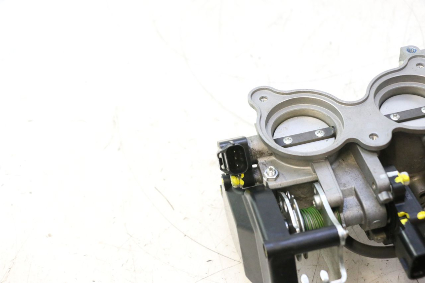 photo de INJECTION THROTTLE BODIES YAMAHA FZ8 800 (2010 - 2016) - Markings and original references