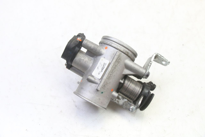 photo de INJECTION THROTTLE BODIES BMW G310 R 310 (2016 - 2020) - Zoom on usage condition