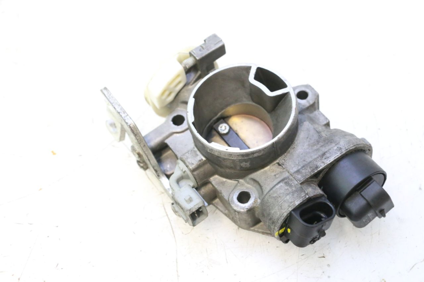 photo de INJECTION THROTTLE BODIES GILERA GP 800 (2007 - 2013) - Fixing points details