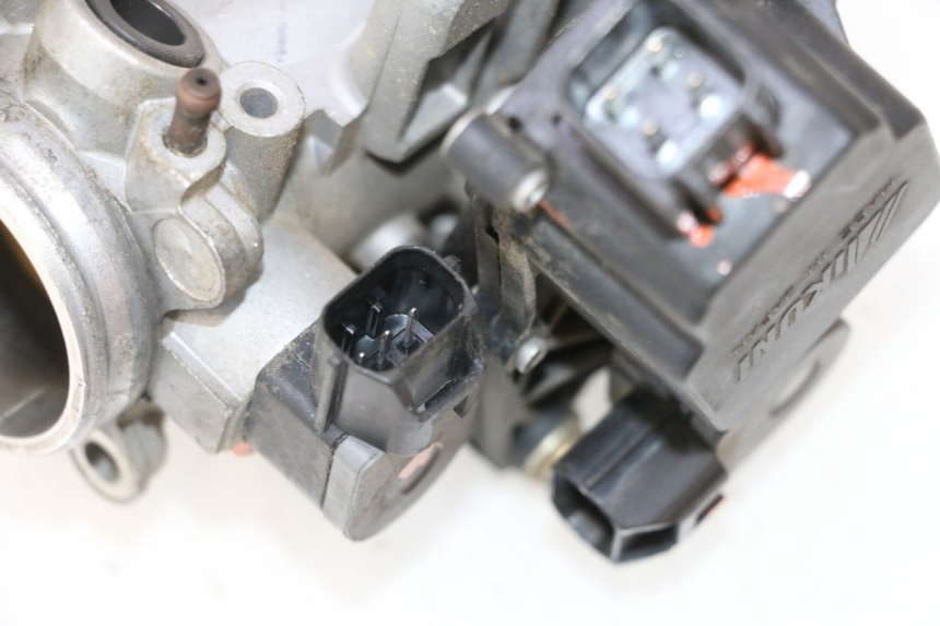 photo de INJECTION THROTTLE BODIES SUZUKI GSR 600 (2005 - 2012) - Additional view of the item