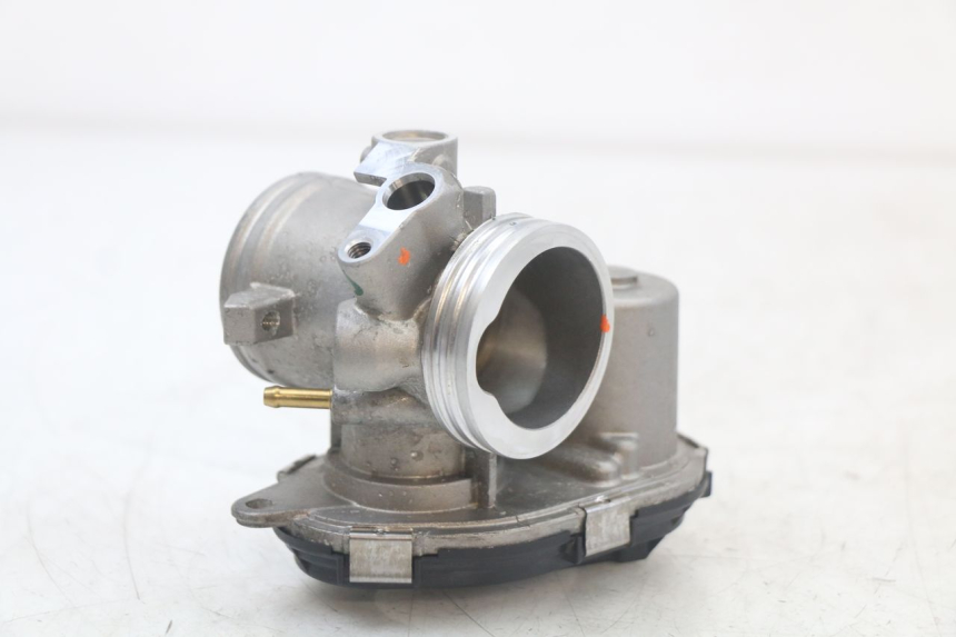 photo de INJECTION THROTTLE BODIES HUSQVARNA SVARTPILEN 401 (2018 - 2023) - Zoom on usage condition