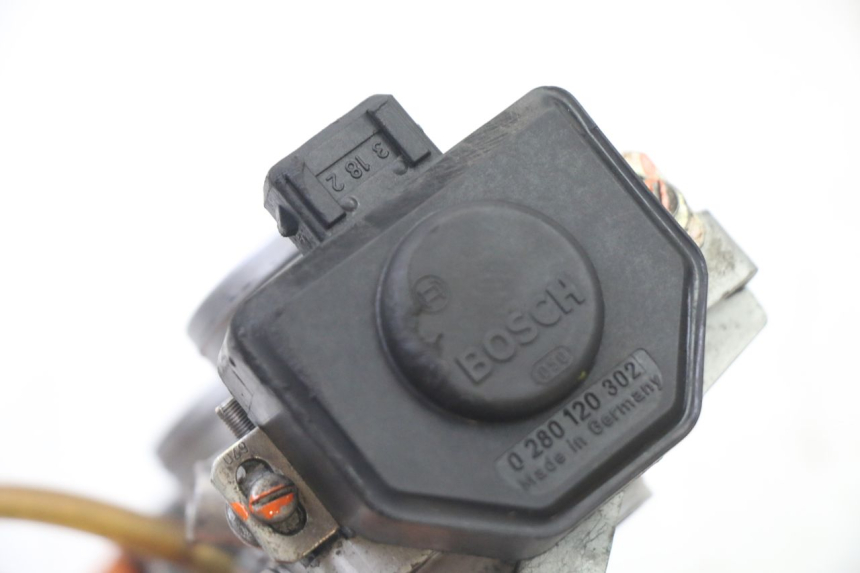 photo de INJECTION THROTTLE BODIES BMW K 75 RT 750 (1989 - 1997) - Alternative perspective