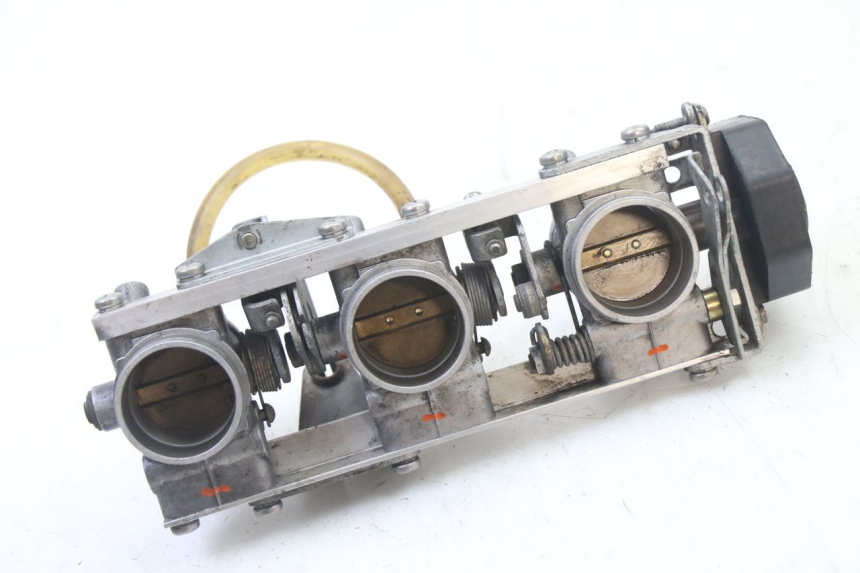 photo de INJECTION THROTTLE BODIES BMW K 75 RT 750 (1989 - 1997) - Technical close-up