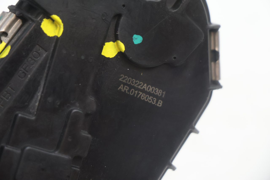 photo de INJECTION THROTTLE BODIES PIAGGIO MP3 HPE 530 (2022 - 2026) - Surface and material condition