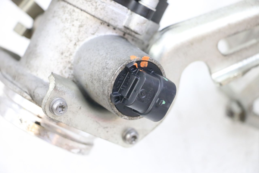 photo de INJECTION THROTTLE BODIES MOTO GUZZI NORGE 8V GT 1200 (2011 - 2016) - Additional view of the item