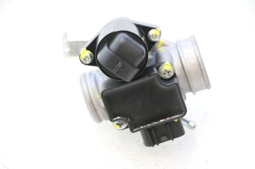 photo de INJECTION THROTTLE BODIES JM MOTORS OLDIES 4T 50 (2020 - 2026) - Fixing points details
