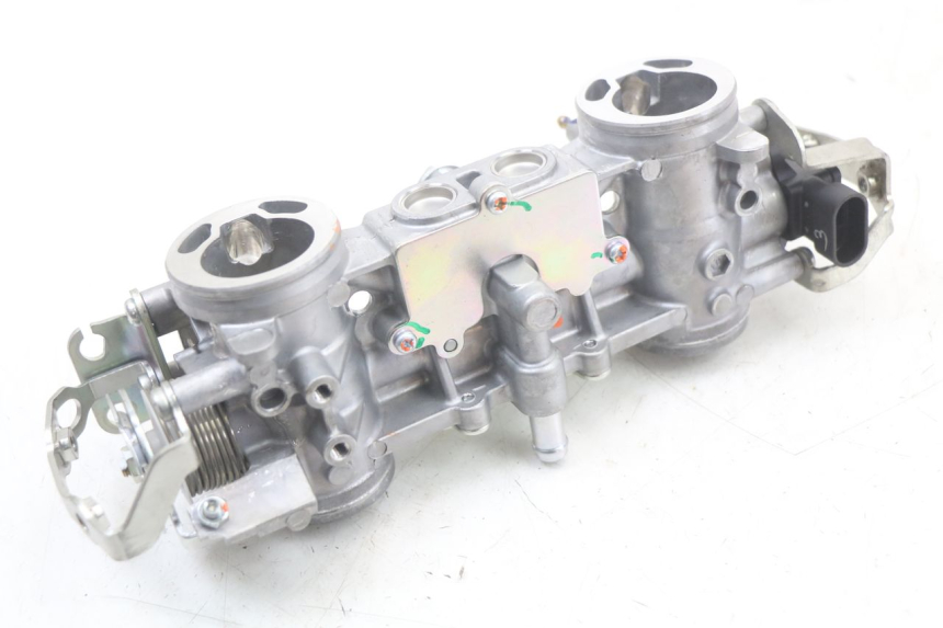 photo de INJECTION THROTTLE BODIES ROYAL ENFIELD CONTINENTAL GT 650 (2019 - 2024) - Surface and material condition