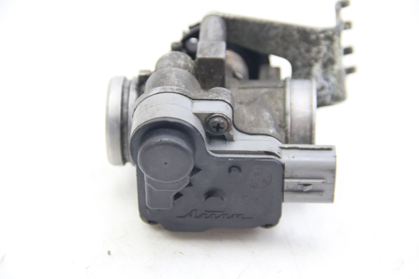 photo de INJECTION SUZUKI SIXTEEN 125 (2008 - 2010) - Alternative perspective