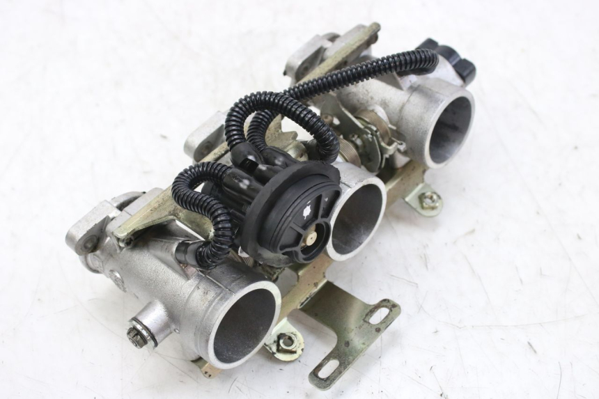 photo de INJECTION TRIUMPH SPRINT ST 955 (1999 - 2001) - Distinctive features