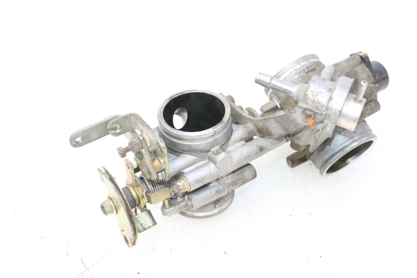 photo de INJECTION THROTTLE BODIES DUCATI SS IE DS CARENEE 1000 (2002 - 2006) - Fixing points details