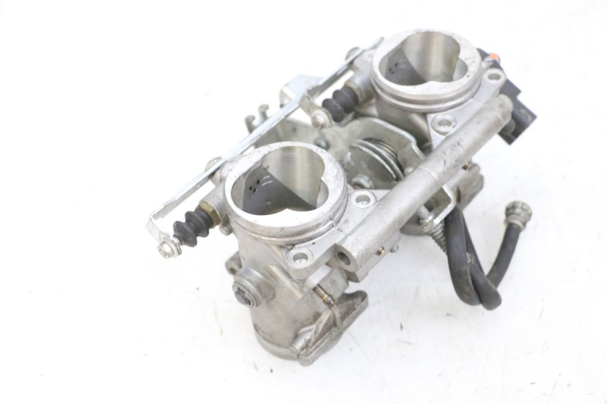 photo de INJECTION THROTTLE BODIES YAMAHA TDM ABS 900 (2002 - 2014) - High-resolution close-up
