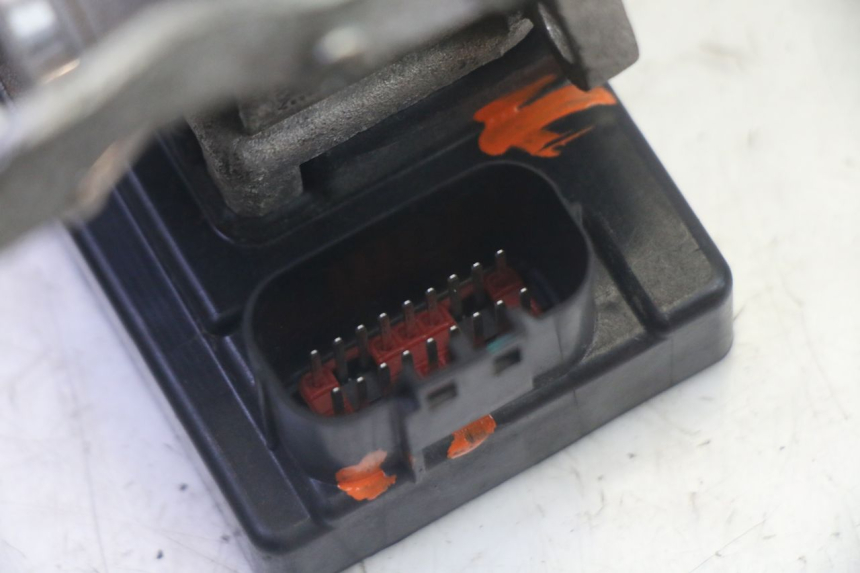 photo de INJECTION THROTTLE BODIES PEUGEOT TWEET PRO EFI 4T 50 (2021 - 2022) - Fixing points details