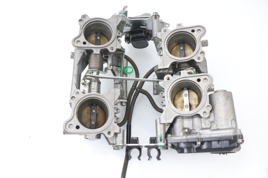 photo de INJECTION THROTTLE BODIES HONDA VFR F 1200 (2010 - 2015) - Technical close-up