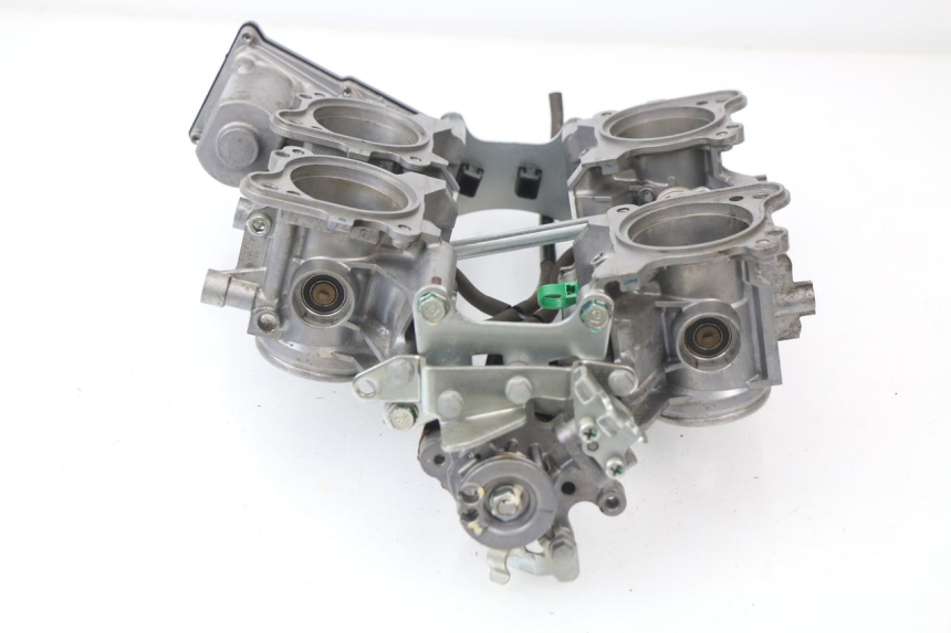 photo de INJECTION THROTTLE BODIES HONDA VFR F 1200 (2010 - 2015) - Fixing points details