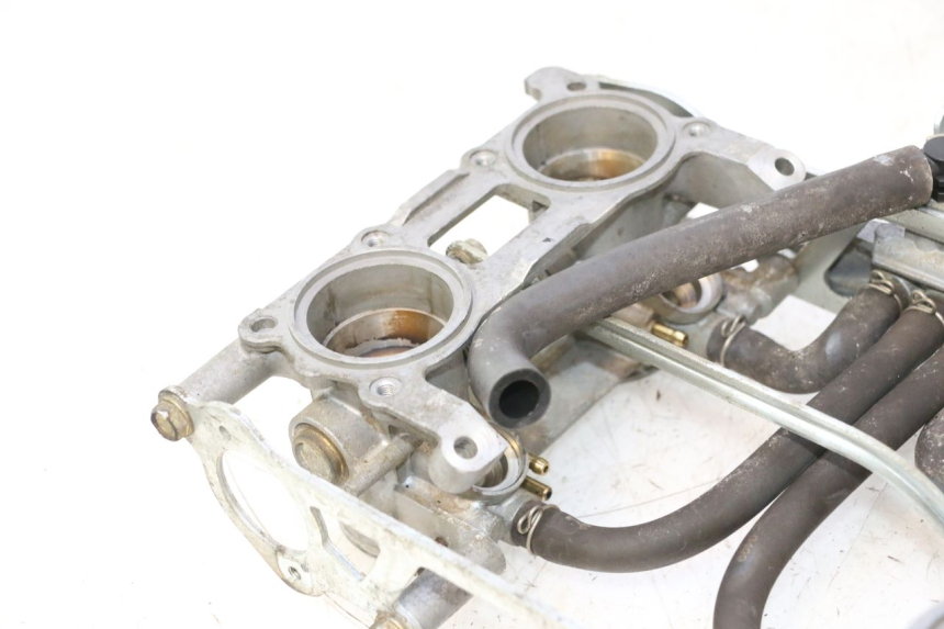 photo de INJECTION HONDA VFR FI RC46 800 (1998 - 2001) - Fixing points details