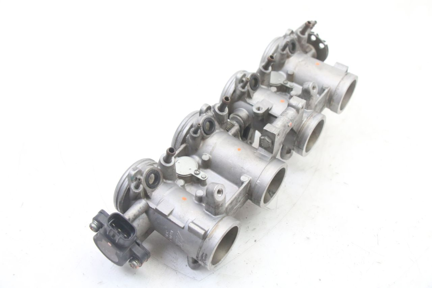 photo de INJECTION THROTTLE BODIES YAMAHA XJ6 600 (2008 - 2016) - Distinctive features