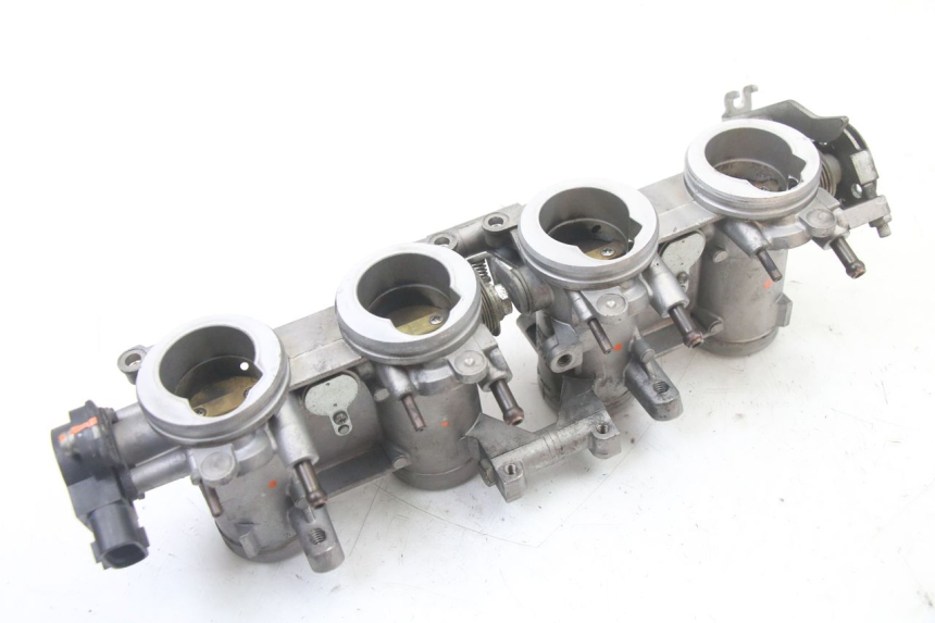 photo de INJECTION THROTTLE BODIES YAMAHA XJ6 600 (2008 - 2016) - Alternative perspective