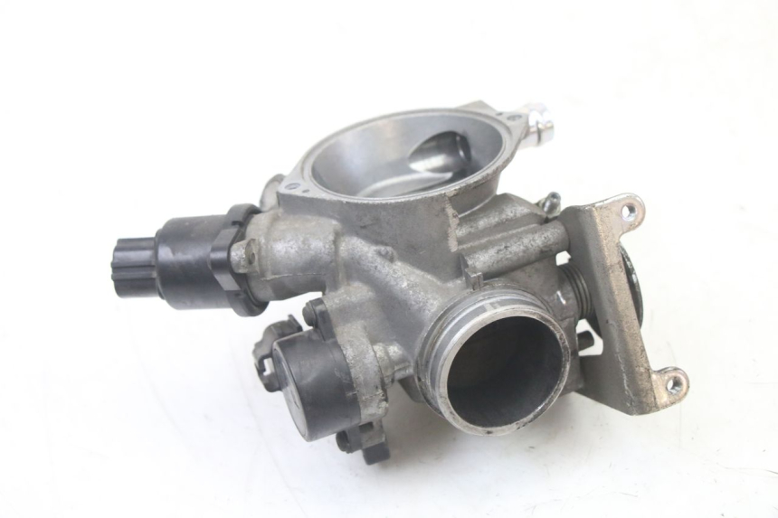 photo de INJECTION THROTTLE BODIES YAMAHA YP X-MAX XMAX 400 (2014 - 2017) - Fixing points details