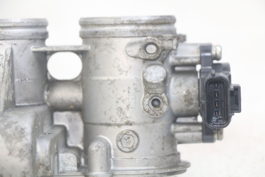 photo de INJECTION YAMAHA YZF R1 1000 (2007 - 2008) - Surface and material condition