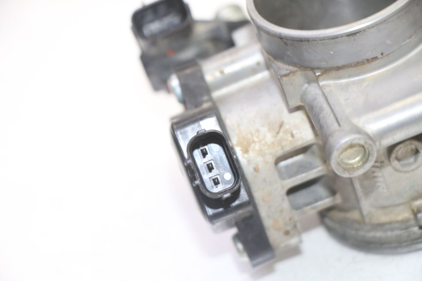 photo de INJECTION THROTTLE BODIES YAMAHA YZF YZ-F 450 (2014 - 2016) - Alternative perspective
