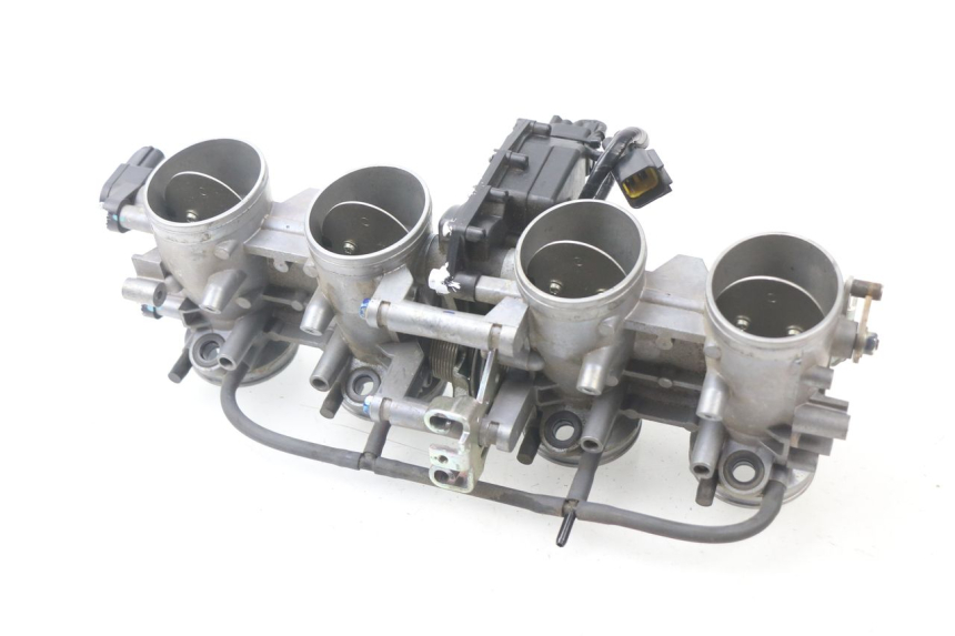 photo de INJECTION THROTTLE BODIES KAWASAKI Z ABS 750 (2007 - 2013) - Fixing points details