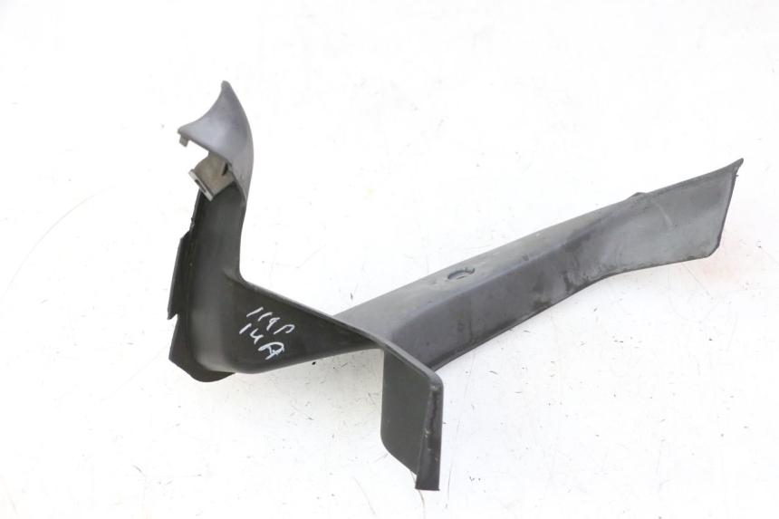 photo de RIGHT INNER FRONT FAIRING HONDA CBF 125 (2009 - 2015) - Component detail