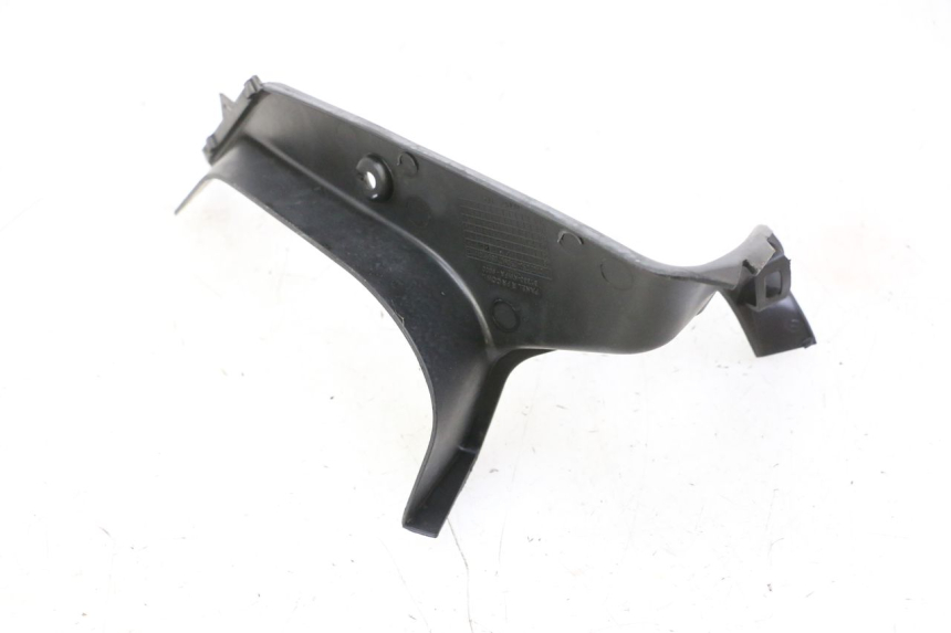 photo de RIGHT INNER FRONT FAIRING HONDA CBF 125 (2009 - 2015) - Alternative perspective