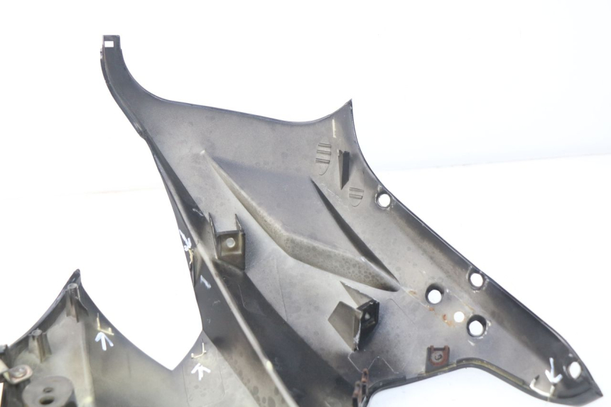 photo de RIGHT INNER FRONT FAIRING HYOSUNG COMET GTR 125 (2007 - 2014) - Technical close-up