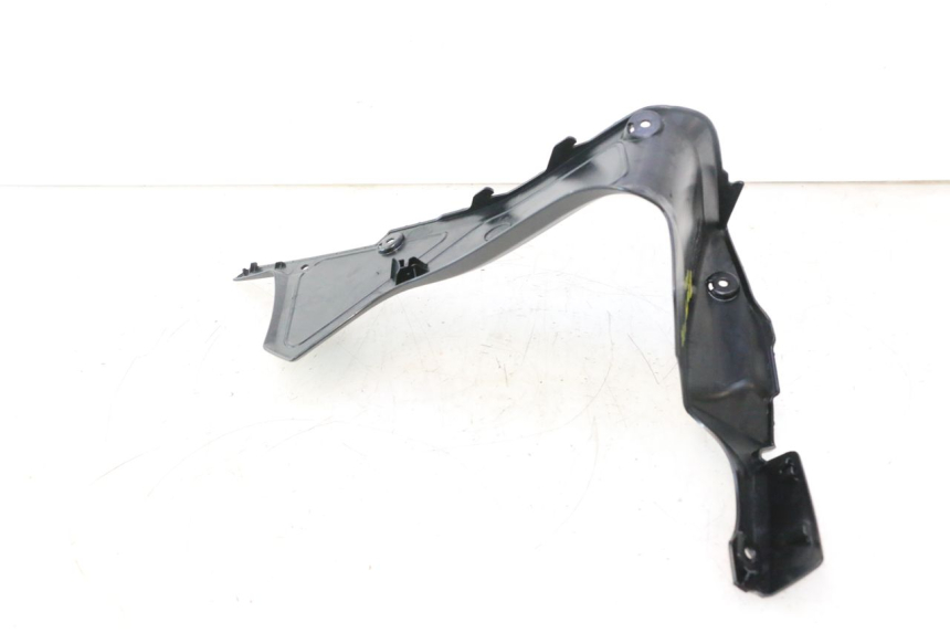 photo de RIGHT INNER FRONT FAIRING YAMAHA FZ8 800 (2010 - 2016) - Surface and material condition