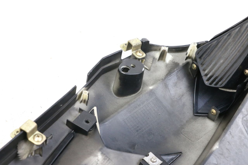 photo de RIGHT INNER FRONT FAIRING HYOSUNG GTR 125 (2006 - 2008) - Technical close-up