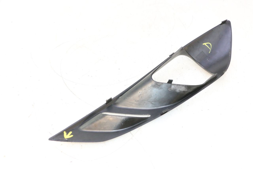 photo de RIGHT INNER FRONT FAIRING CAN-AM SPYDER RS 1000 (2008 - 2012) - Alternative perspective