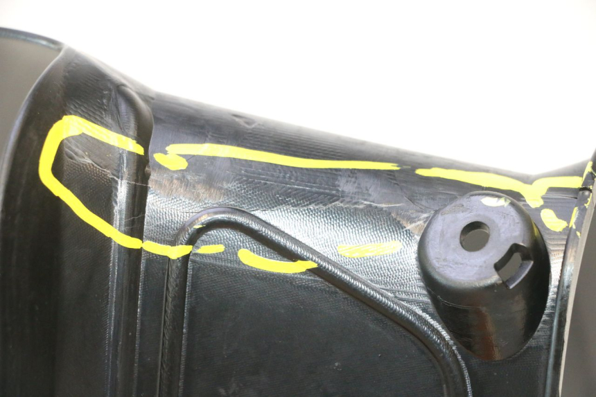 photo de LEFT INNER FRONT FAIRING YAMAHA FZ8 800 (2010 - 2016) - Surface and material condition