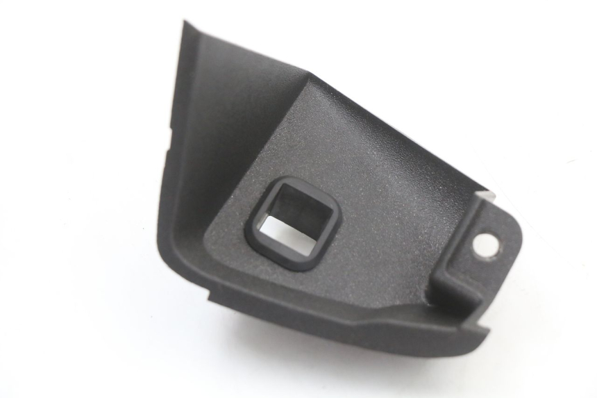 photo de LEFT INNER FRONT FAIRING PIAGGIO X10 125 (2012 - 2017) - Component detail