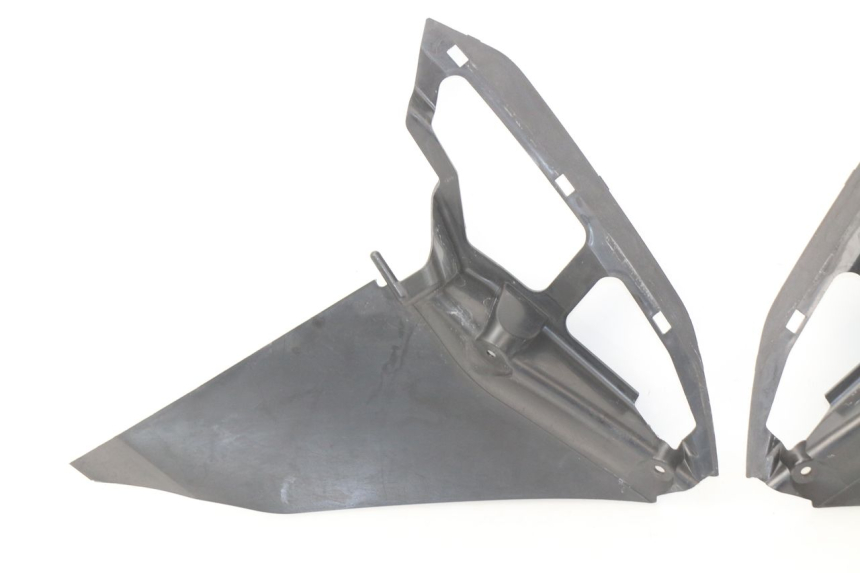 photo de INNER FRONT FAIRING SUZUKI GSX-R GSXR K16 1000 (2012 - 2016) - Technical close-up