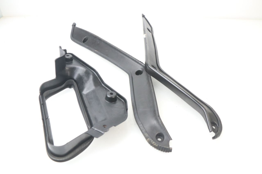 photo de INNER FRONT FAIRING KAWASAKI GTR 1000 (1994 - 2004) - Zoom on usage condition