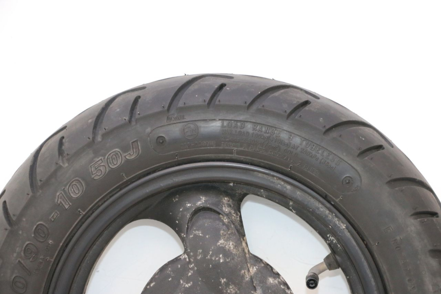 photo de REAR RIM AND TIRE KYMCO AGILITY 4T 10" 50 (2005 - 2018) - High-resolution close-up