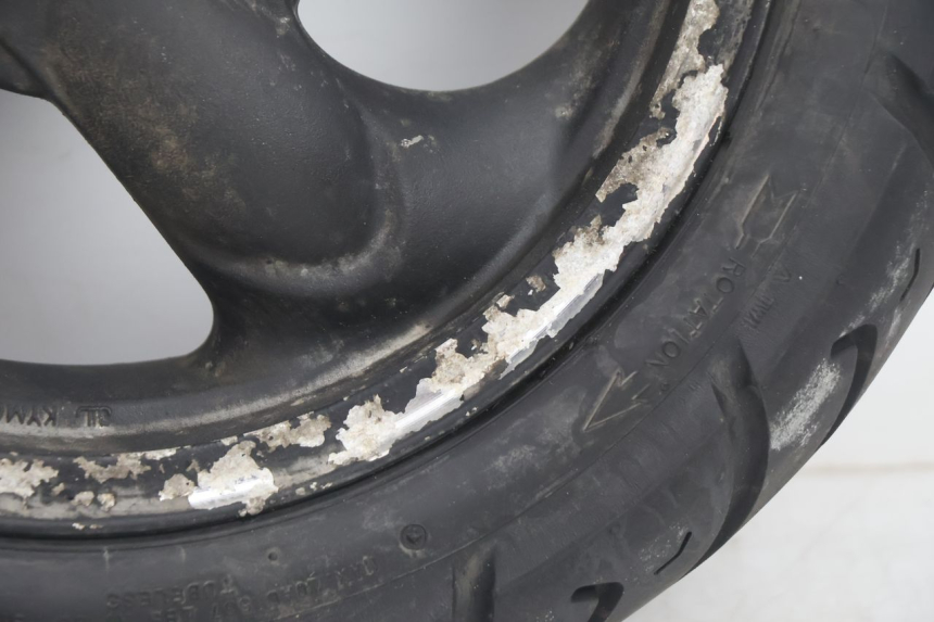photo de REAR RIM AND TIRE KYMCO AGILITY 4T 50 (2005 - 2018) - Surface and material condition