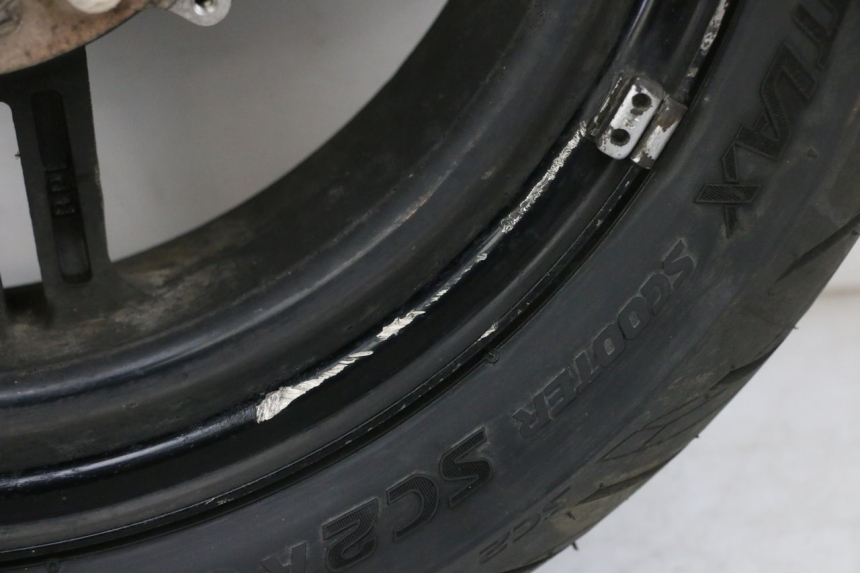 photo de REAR RIM AND TIRE SUZUKI BURGMAN 650 (2013 - 2020) - Focus on structure