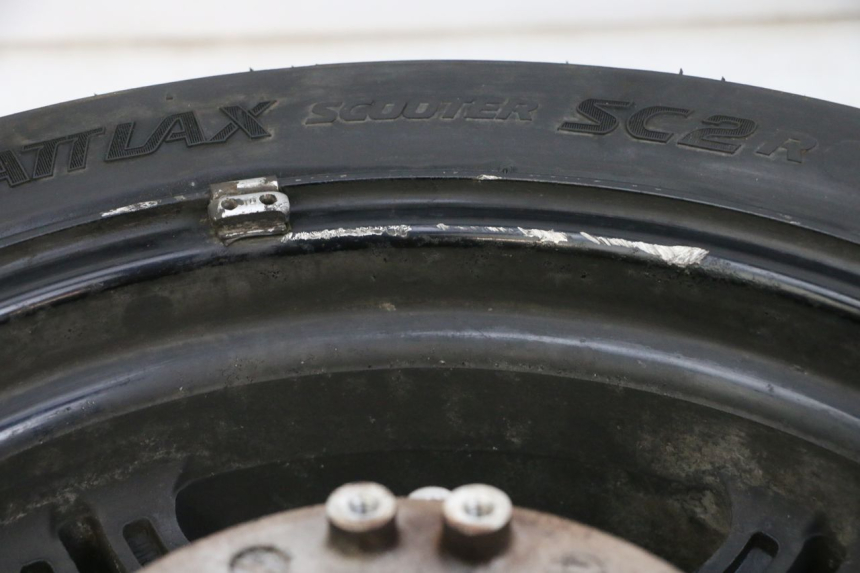 photo de REAR RIM AND TIRE SUZUKI BURGMAN 650 (2013 - 2020) - Surface and material condition